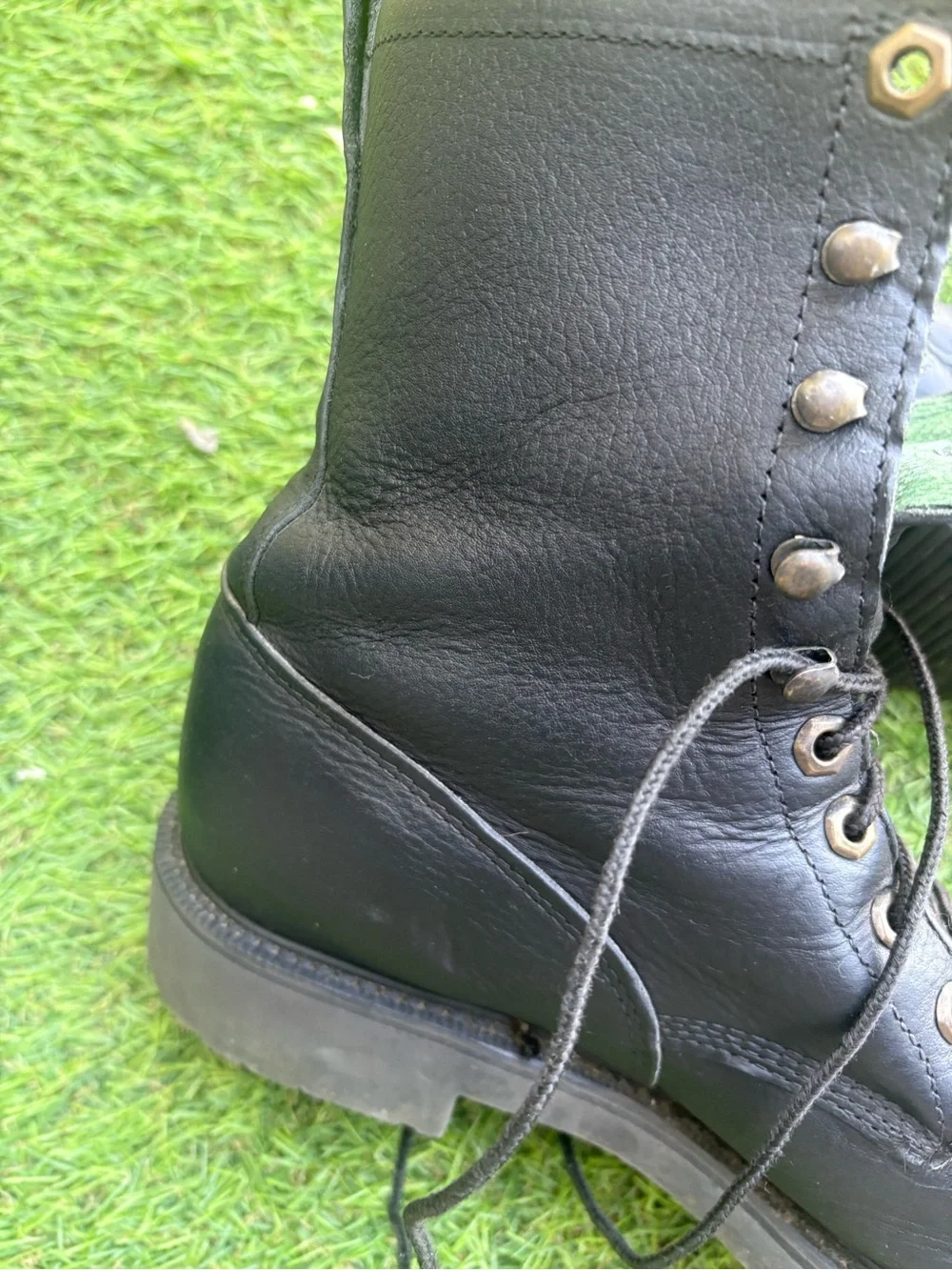 Men's Black Leather Lace-Up Boots 10 D black soft toe